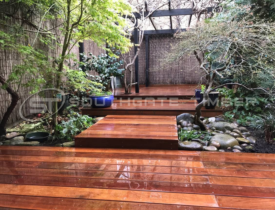 Durable, long-lasting hardwood Ipe decking installed using face fixings, screw through the face boards. Wet decking with natural, vibrant colour and exotic design bespoke build