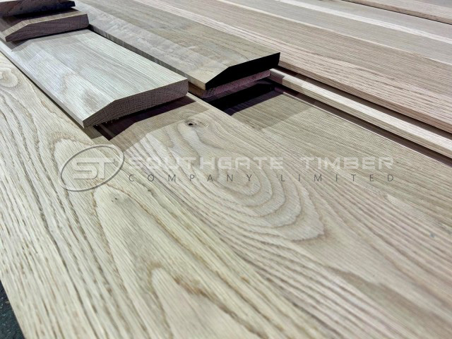 Am White Oak 20 x 130mm Chamfered / Pencil Rd Skirting
