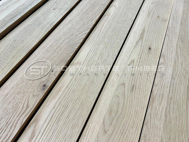 Am White Oak 20 x 130mm Chamfered / Pencil Rd Skirting