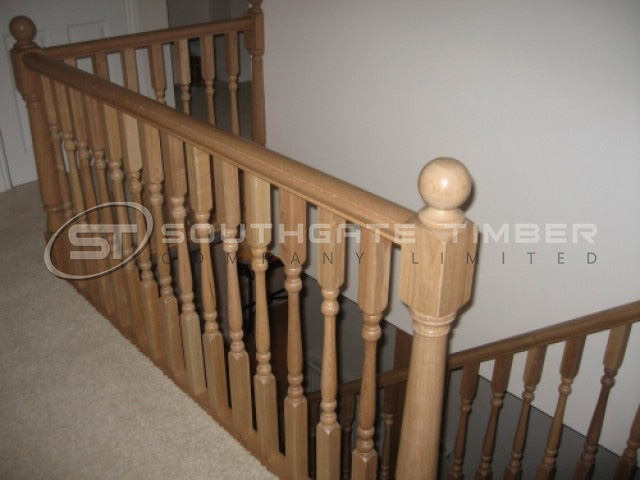 Am White Oak 46 x 72mm Crown Handrail