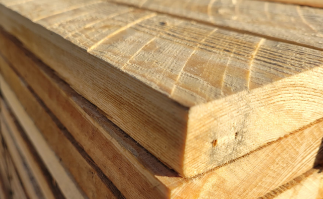 Pack of 25 Siberian Larch Sleepers 1200mm x 200mm x 100mm FREE DELIVERY 